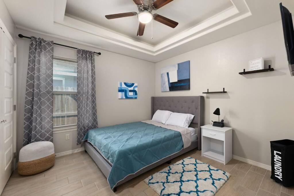Cozy 3 Bed 2 Bath Apartment, Near Shopping Plazas, Expressway And Free Parking Edinburg Extérieur photo